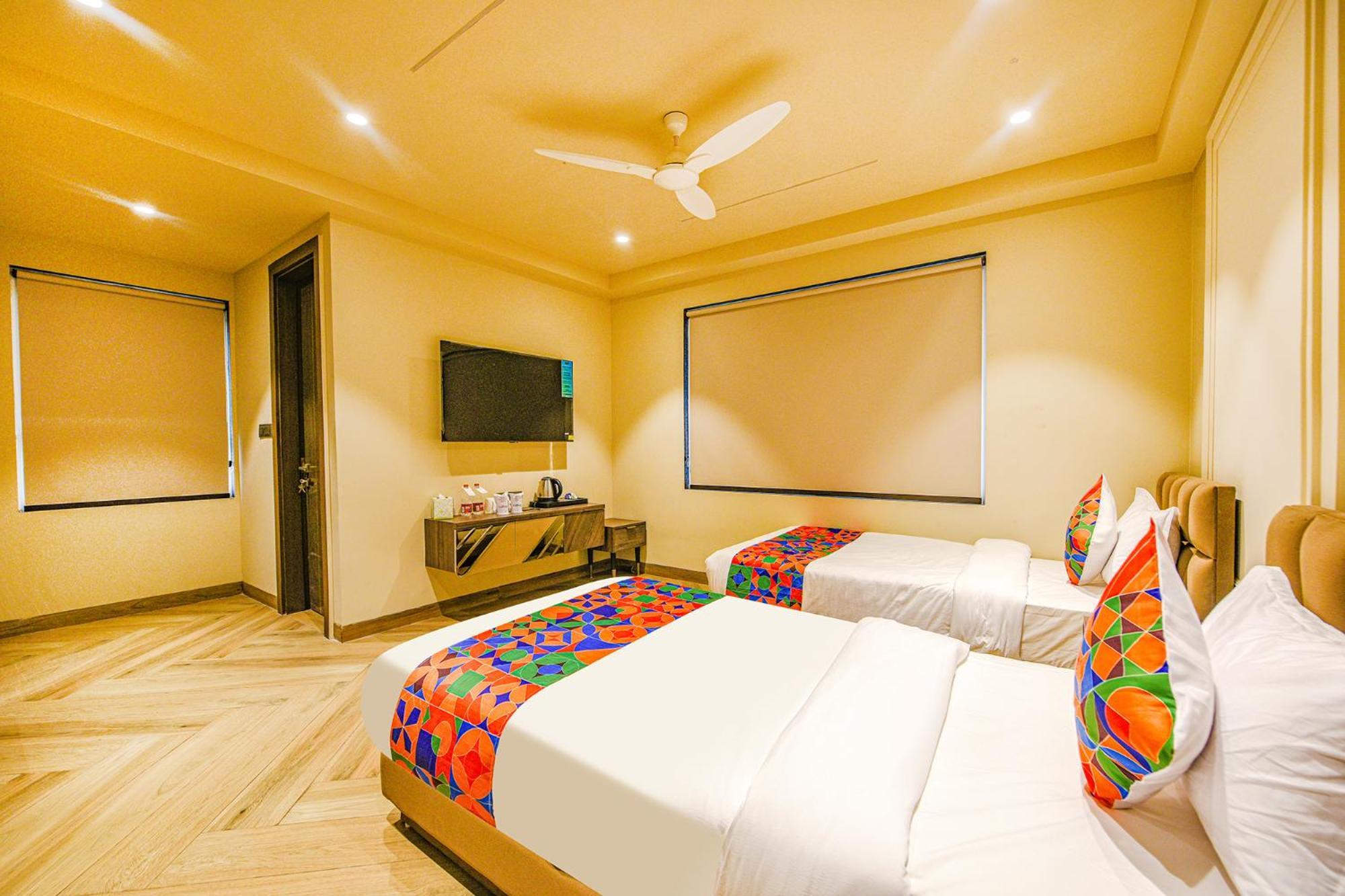Fabhotel Prime Qotel Janakpuri Дели Экстерьер фото